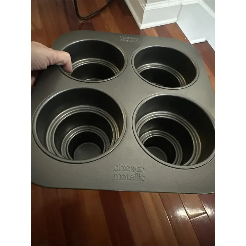 NEW Chicago Metallic Multi Tier Cake Pan 4 Cavity Baking 10.6